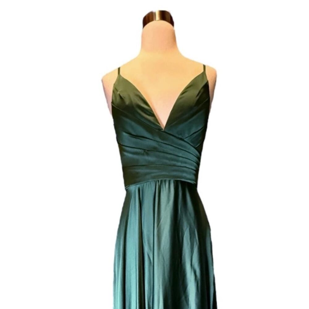 LA FEMME Emerald Green Satin Ball Gown Plunge V-Neck Dress Slit Evening 6 NWT - Picture 8 of 13